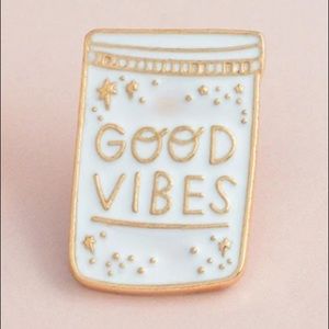 4/$20 Good Vibes and Stars Pin ✨